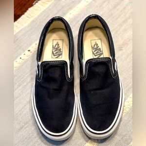 EUC Vans slip ons- black size 8.5